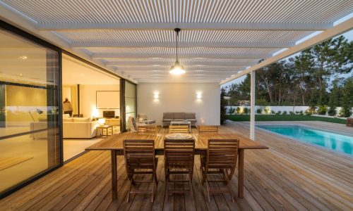 modern-house-with-garden-swimming-pool-and-wooden-deck.jpg modern-house-with-garden-swimming-pool-and-wooden-deck.jpg
